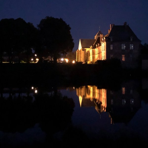 Abbaye de Paimpont de nuit